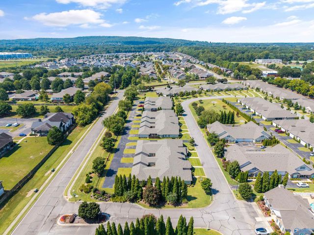 184 Moore Farm Circle NW 184, Huntsville, AL 35806