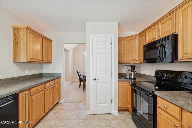 1128 Plum Grove Lane, Toledo, OH 43615