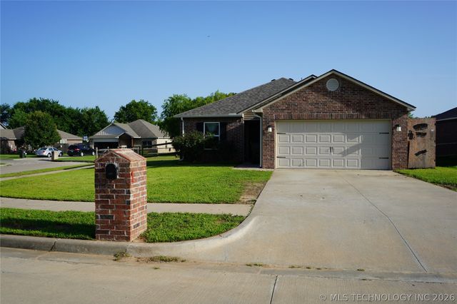 324 Austin Avenue, Kiefer, OK 74041