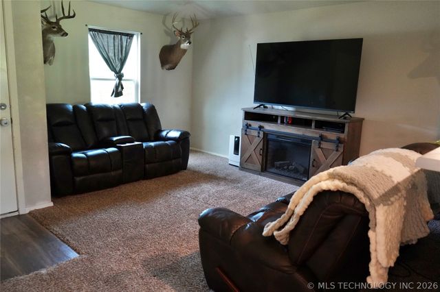 324 Austin Avenue, Kiefer, OK 74041