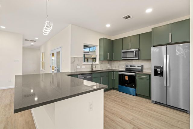 4656 N Teague Street, Rosharon, TX 77583