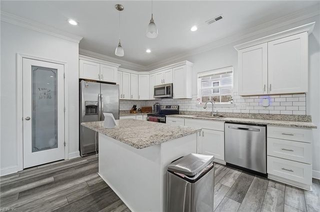 18 Maplewood ST, Hampton, VA 23669