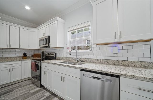 18 Maplewood ST, Hampton, VA 23669