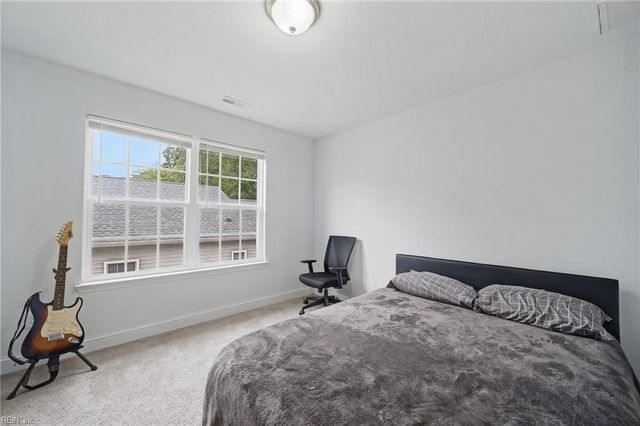 18 Maplewood ST, Hampton, VA 23669