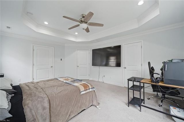 18 Maplewood ST, Hampton, VA 23669