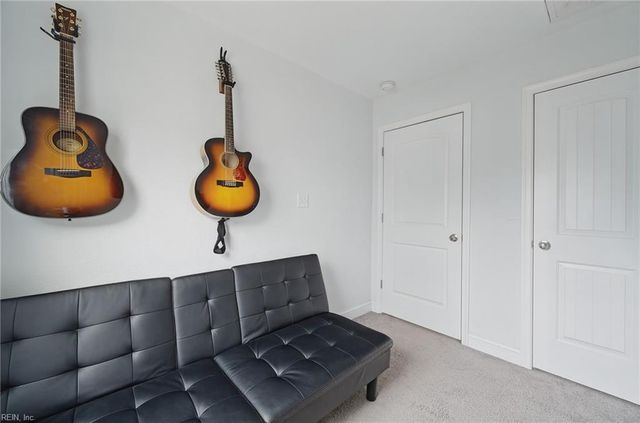 18 Maplewood ST, Hampton, VA 23669