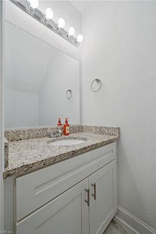 18 Maplewood ST, Hampton, VA 23669