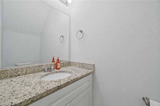 18 Maplewood ST, Hampton, VA 23669