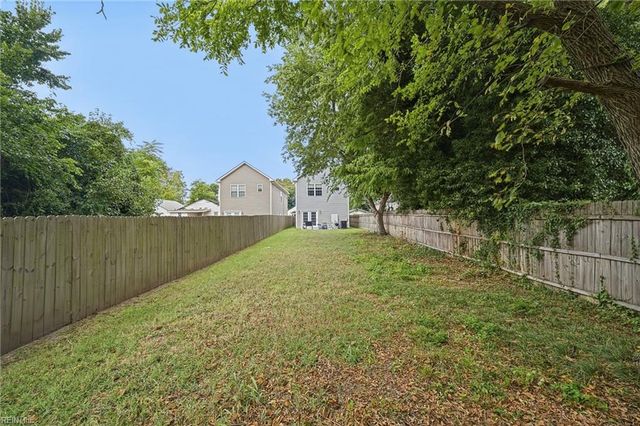 18 Maplewood ST, Hampton, VA 23669
