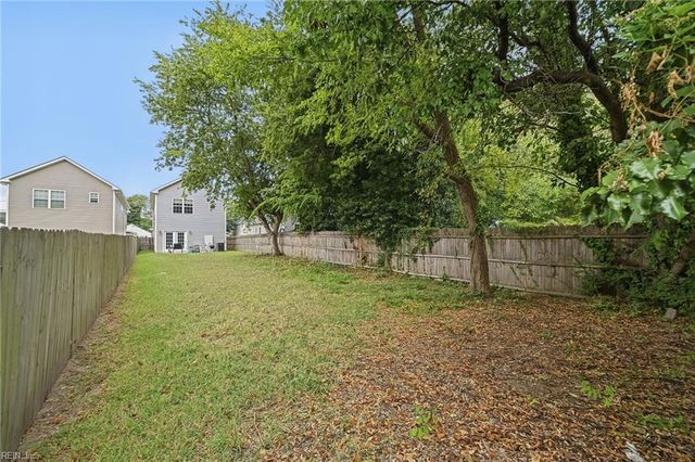 18 Maplewood ST, Hampton, VA 23669