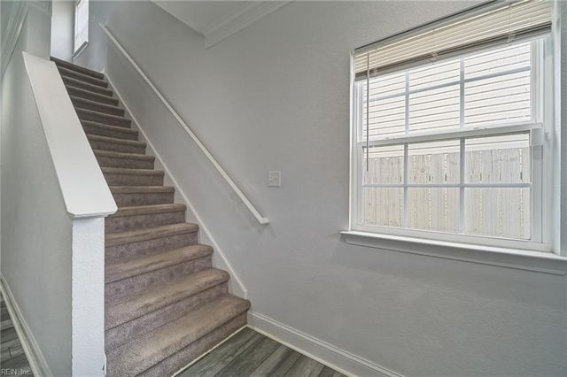 18 Maplewood ST, Hampton, VA 23669