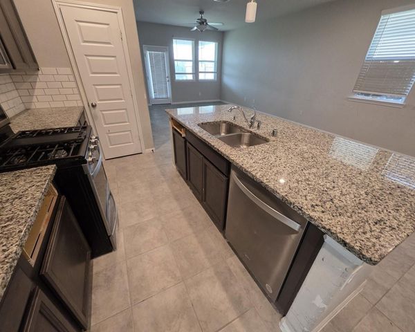 5640 Giving Grace Way, Houston, TX 77048