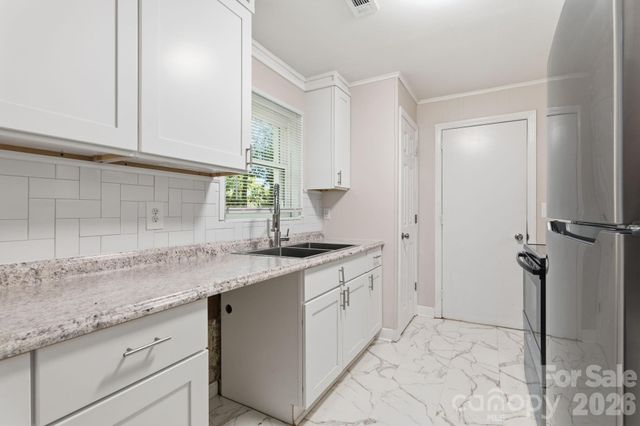 116 Honeywood Avenue, Charlotte, NC 28216