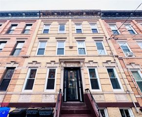 1688 Gates Avenue 1L, Ridgewood, NY 11385