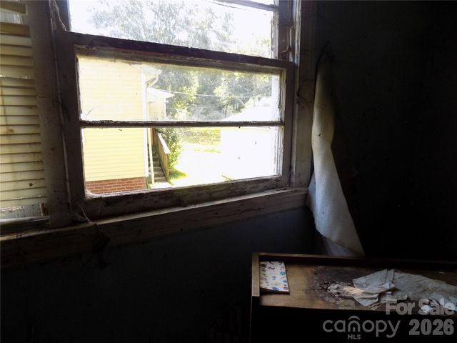 1013 W Sixth Avenue, Gastonia, NC 28052