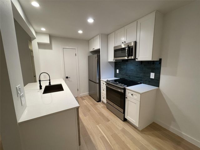 9908 Brasher DR B, Austin, TX 78748