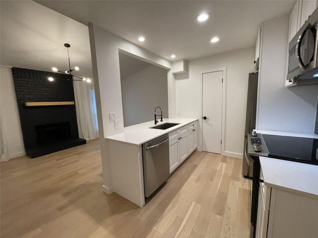 9908 Brasher DR B, Austin, TX 78748