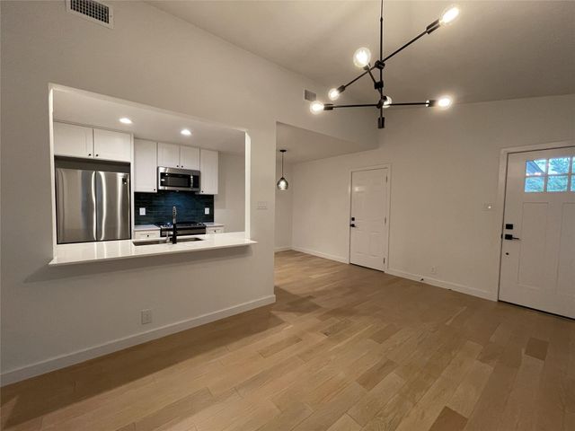 9908 Brasher DR B, Austin, TX 78748