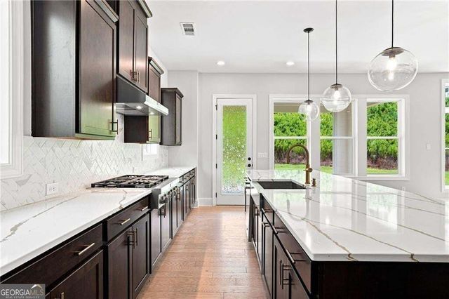 886 Keystone Drive, Woodstock, GA 30188
