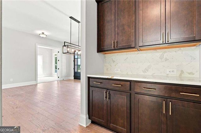 886 Keystone Drive, Woodstock, GA 30188