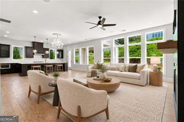 886 Keystone Drive, Woodstock, GA 30188
