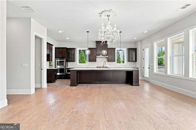 886 Keystone Drive, Woodstock, GA 30188