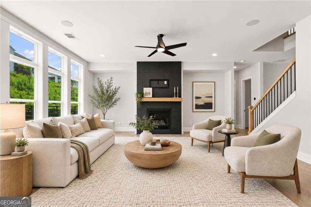 886 Keystone Drive, Woodstock, GA 30188