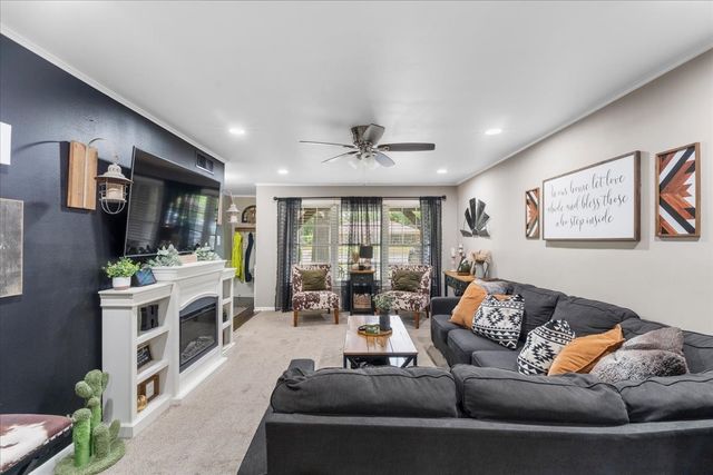 1904 W 4th Avenue, Corsicana, TX 75110