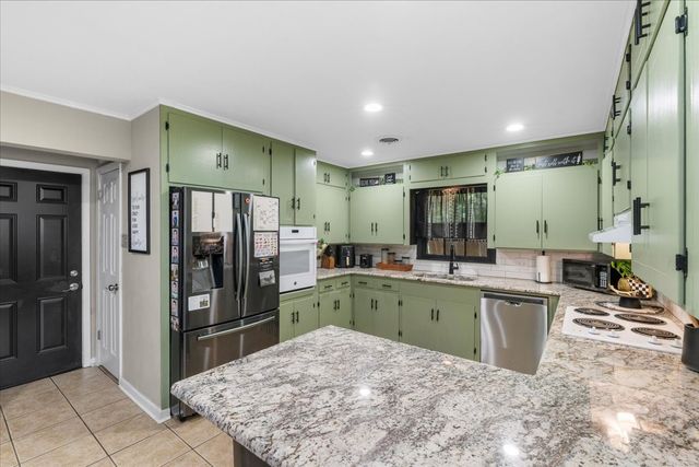 1904 W 4th Avenue, Corsicana, TX 75110