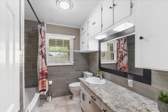 1904 W 4th Avenue, Corsicana, TX 75110