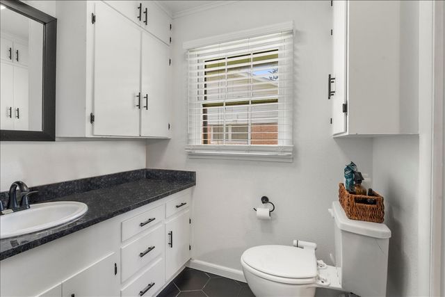 1904 W 4th Avenue, Corsicana, TX 75110