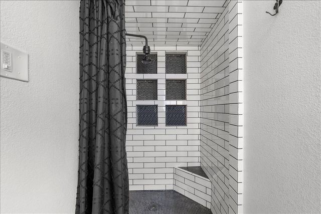 1904 W 4th Avenue, Corsicana, TX 75110