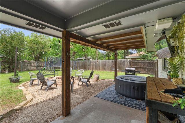 1904 W 4th Avenue, Corsicana, TX 75110