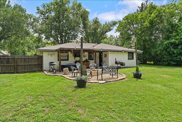 1904 W 4th Avenue, Corsicana, TX 75110