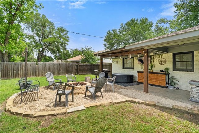 1904 W 4th Avenue, Corsicana, TX 75110