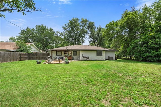 1904 W 4th Avenue, Corsicana, TX 75110