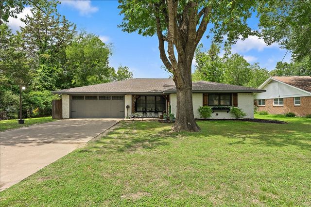 1904 W 4th Avenue, Corsicana, TX 75110