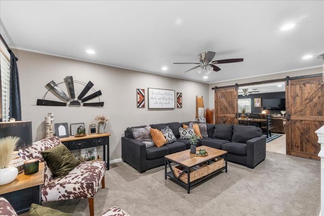 1904 W 4th Avenue, Corsicana, TX 75110