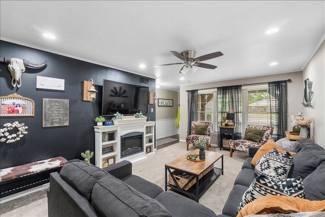 1904 W 4th Avenue, Corsicana, TX 75110