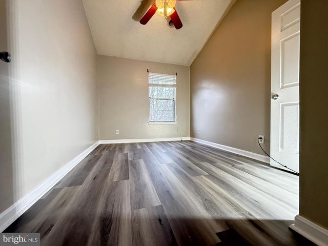 208 RUGBY RD, Fredericksburg, VA 22406