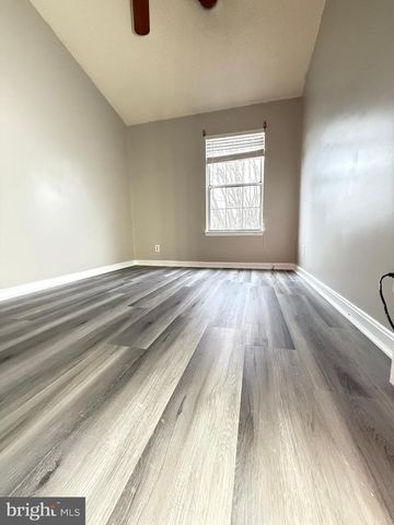 208 RUGBY RD, Fredericksburg, VA 22406