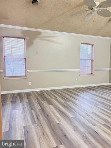 208 RUGBY RD, Fredericksburg, VA 22406