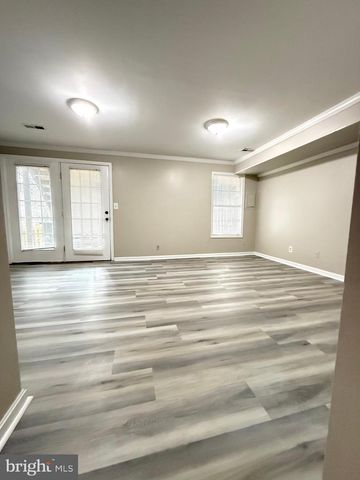 208 RUGBY RD, Fredericksburg, VA 22406