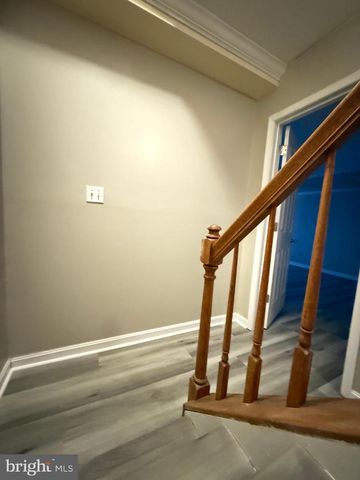 208 RUGBY RD, Fredericksburg, VA 22406