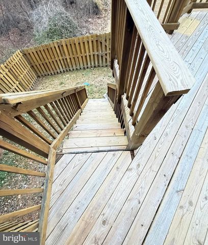 208 RUGBY RD, Fredericksburg, VA 22406