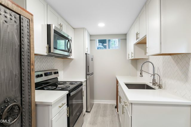 9711 Gates Lane, Chapel Hill, NC 27516