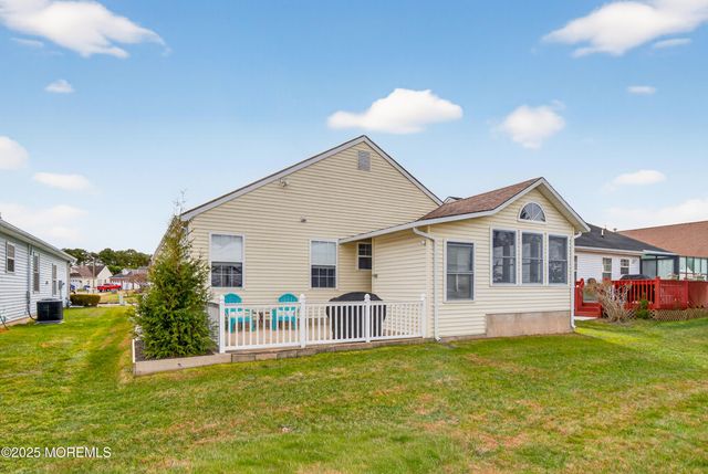 30 Winterton Drive, Toms River, NJ 08757