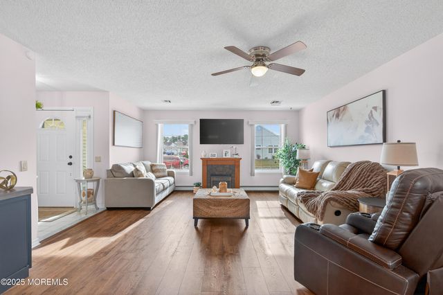 30 Winterton Drive, Toms River, NJ 08757