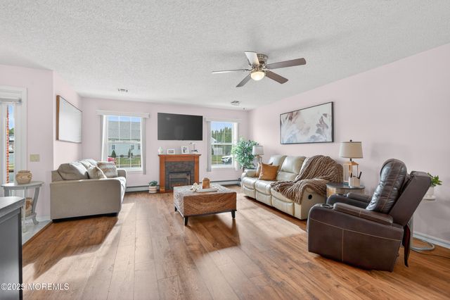 30 Winterton Drive, Toms River, NJ 08757