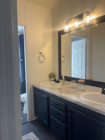 128 Rock Salt Drive, Springtown, TX 76082